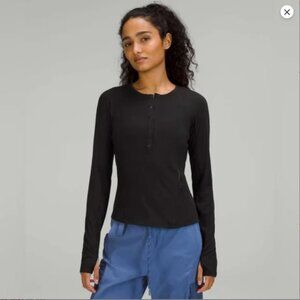 Lululemon Lightweight Hiking Long Sleeve Henley
Black size 18